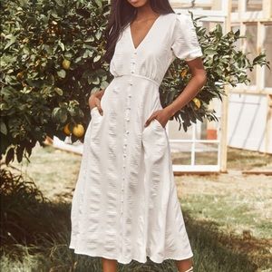 Lulu’s White Midi Dress Size M